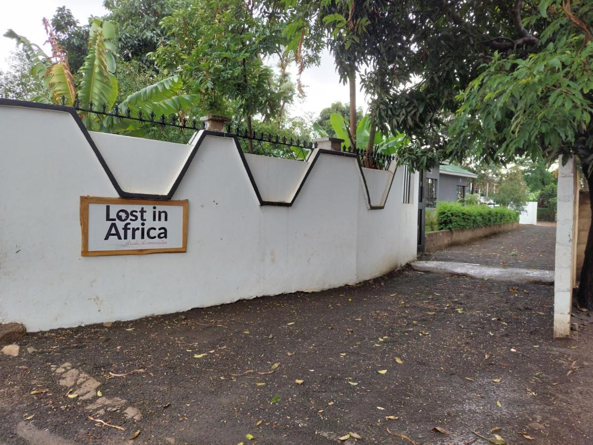 Lost In Africa Arusha Hostel Bagian luar foto